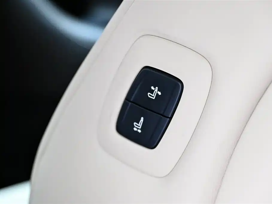 Toyota Vellfire 2024 Crown Hybrid 2.5L Executive Premium Edition фото 36