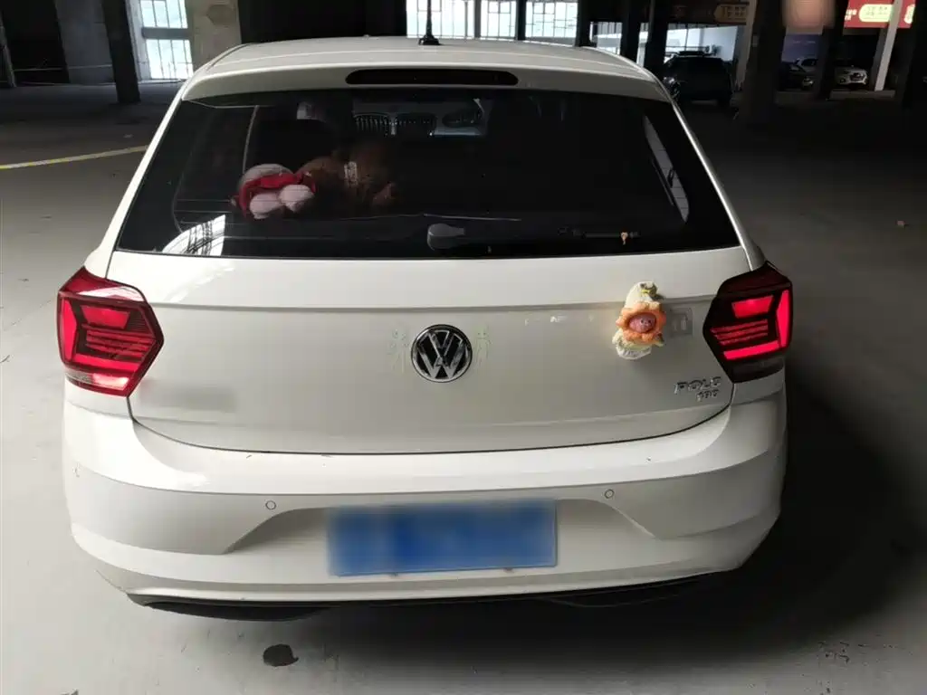 Volkswagen Polo 2019 Plus 1.5L Automatic Colorful Tech Edition фото 6