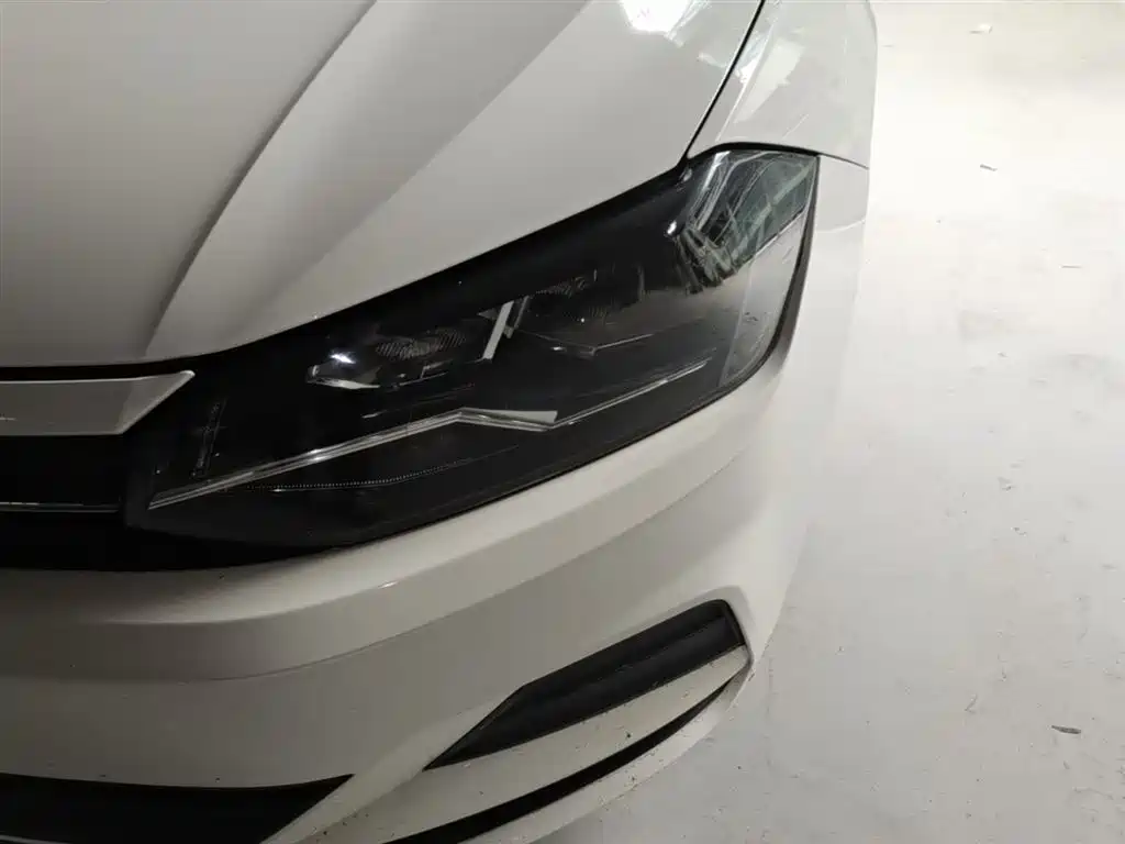 Volkswagen Polo 2019 Plus 1.5L Automatic Colorful Tech Edition фото 24
