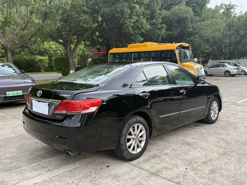 Фото 3 - Toyota Camry
