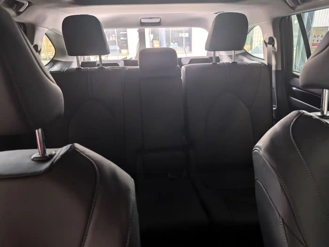 Toyota Highlander 2022 Model Dual Engine 2.5L 4WD Premium Edition 7-Seater фото 18