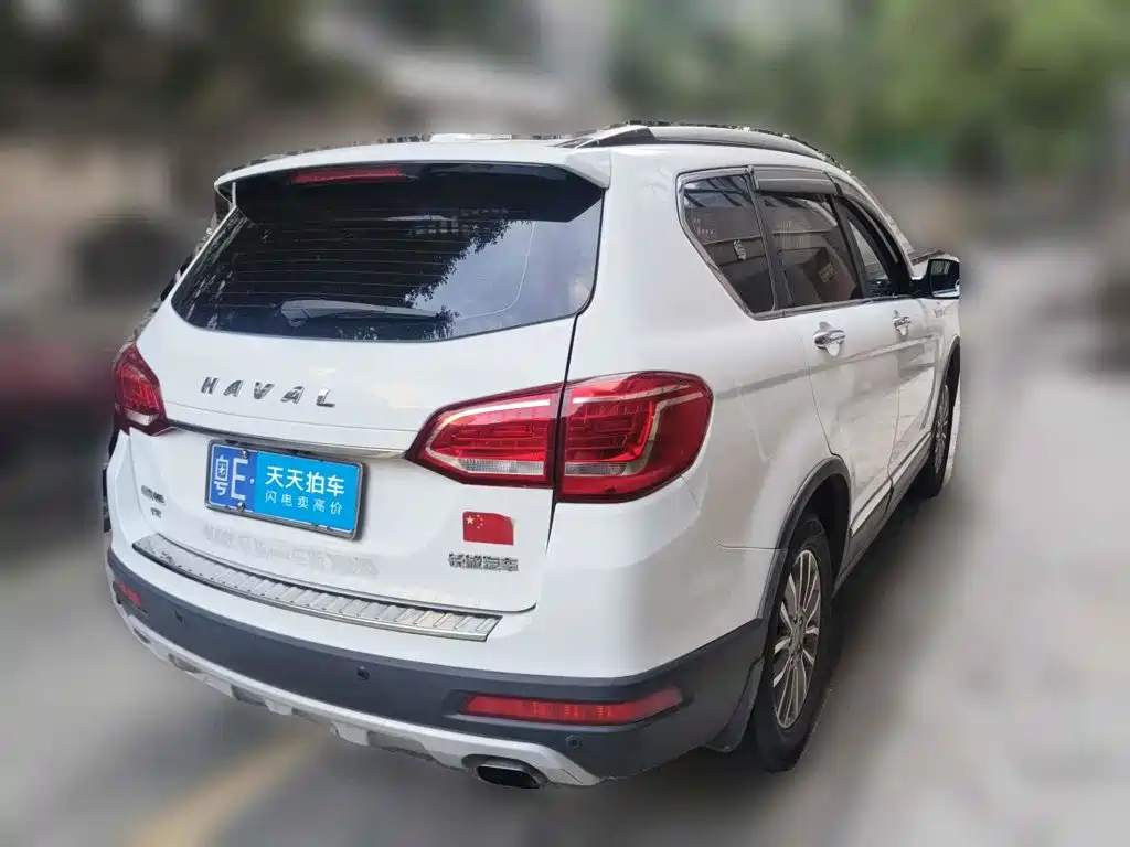 Photo 2 - Haval H6