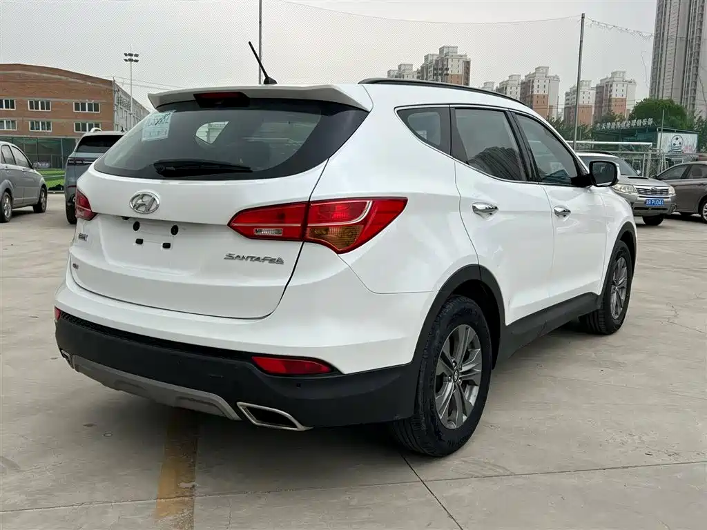 Hyundai Santa Fe 2013 Model 2.4L Automatic 2WD Smart фото 5