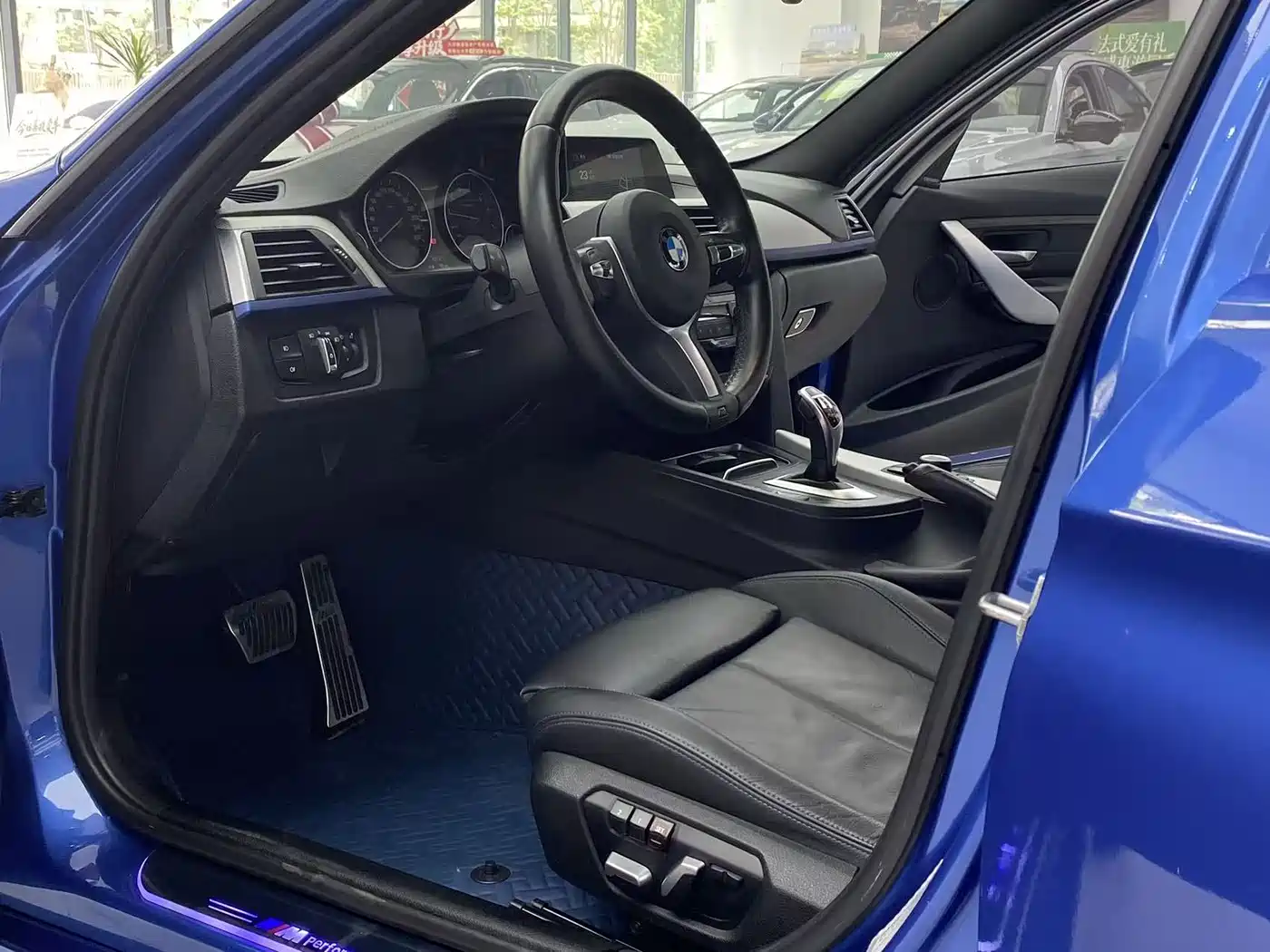 BMW 3 Series 2019 320i M Sport Package фото 4