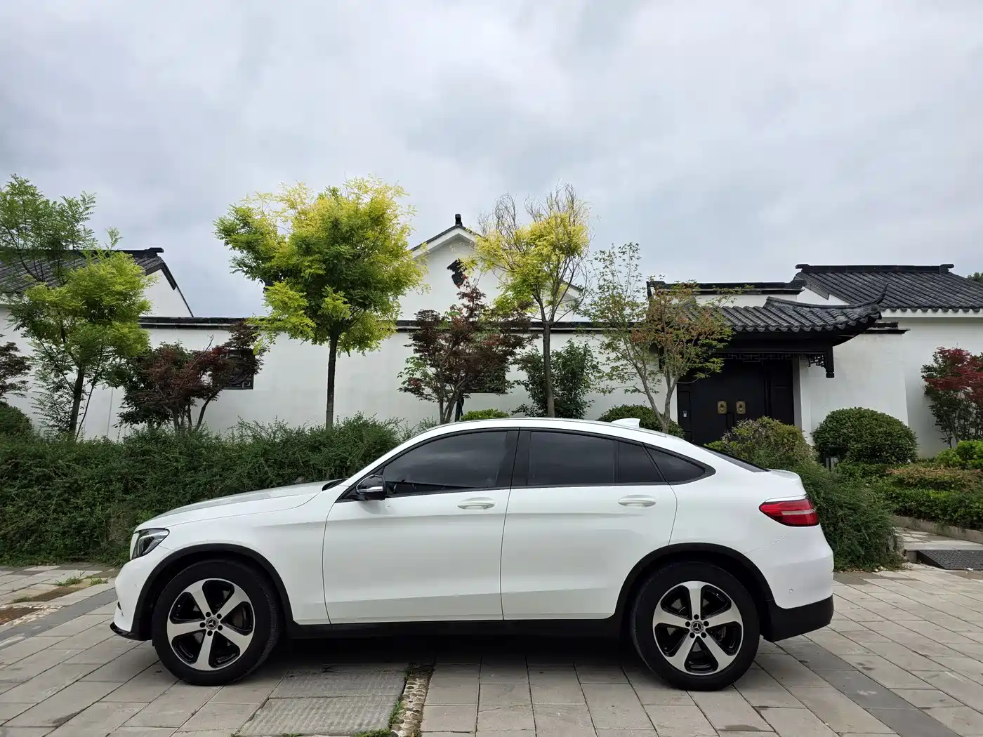 Mercedes-Benz GLC Coupe 2019 GLC 200 4MATIC Coupe SUV фото 4