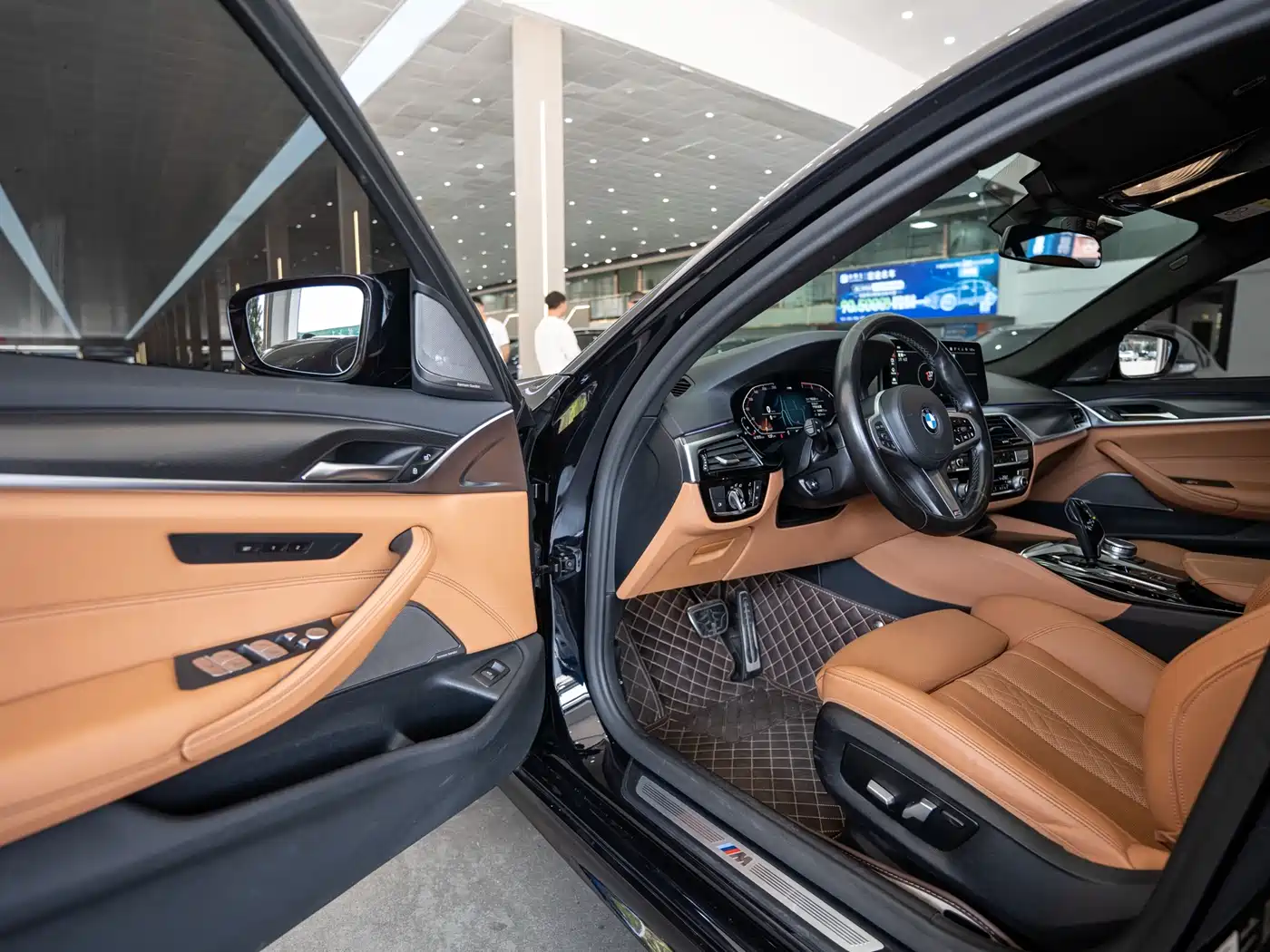BMW 5 Series (Import) 2021 530i M Sport Package фото 8