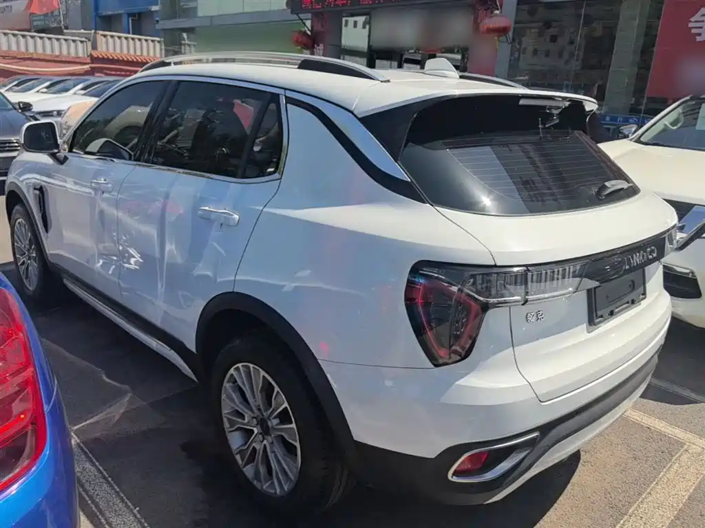 Lynk & Co 01 2018 2.0T 2WD Type+ Edition фото 5