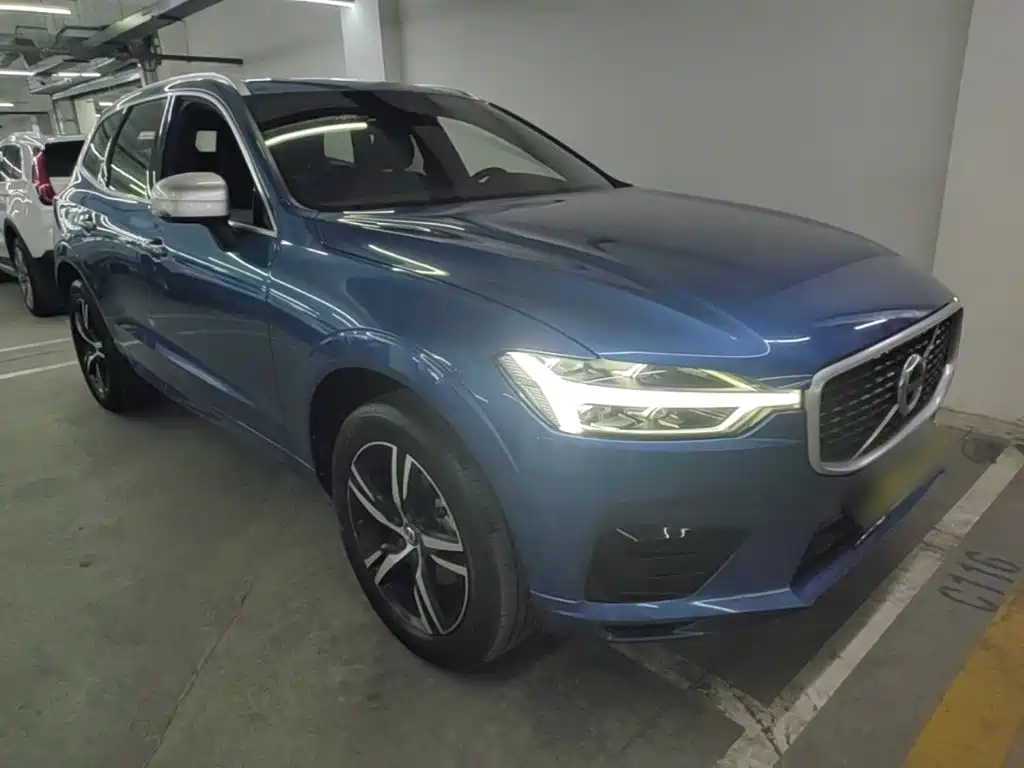 Фото 4 - Volvo XC60