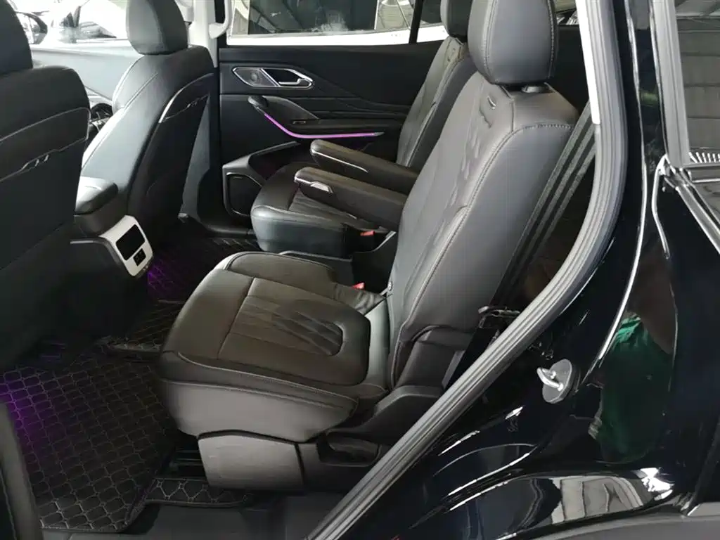 Hongqi HS7 PHEV 2024 2.0T PHEV 4WD Flagship Edition 6-seater фото 17