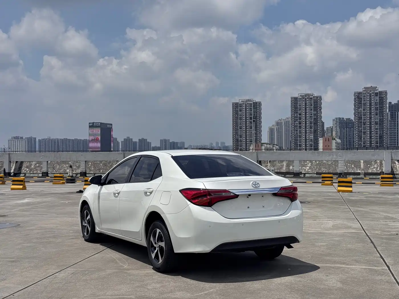 Toyota Levin 2018 185T CVT Luxury Edition фото 6