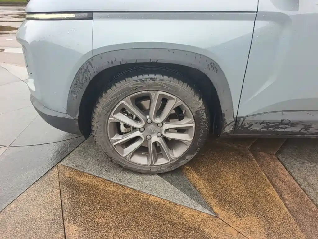 Фото 23 - Geely ICON
