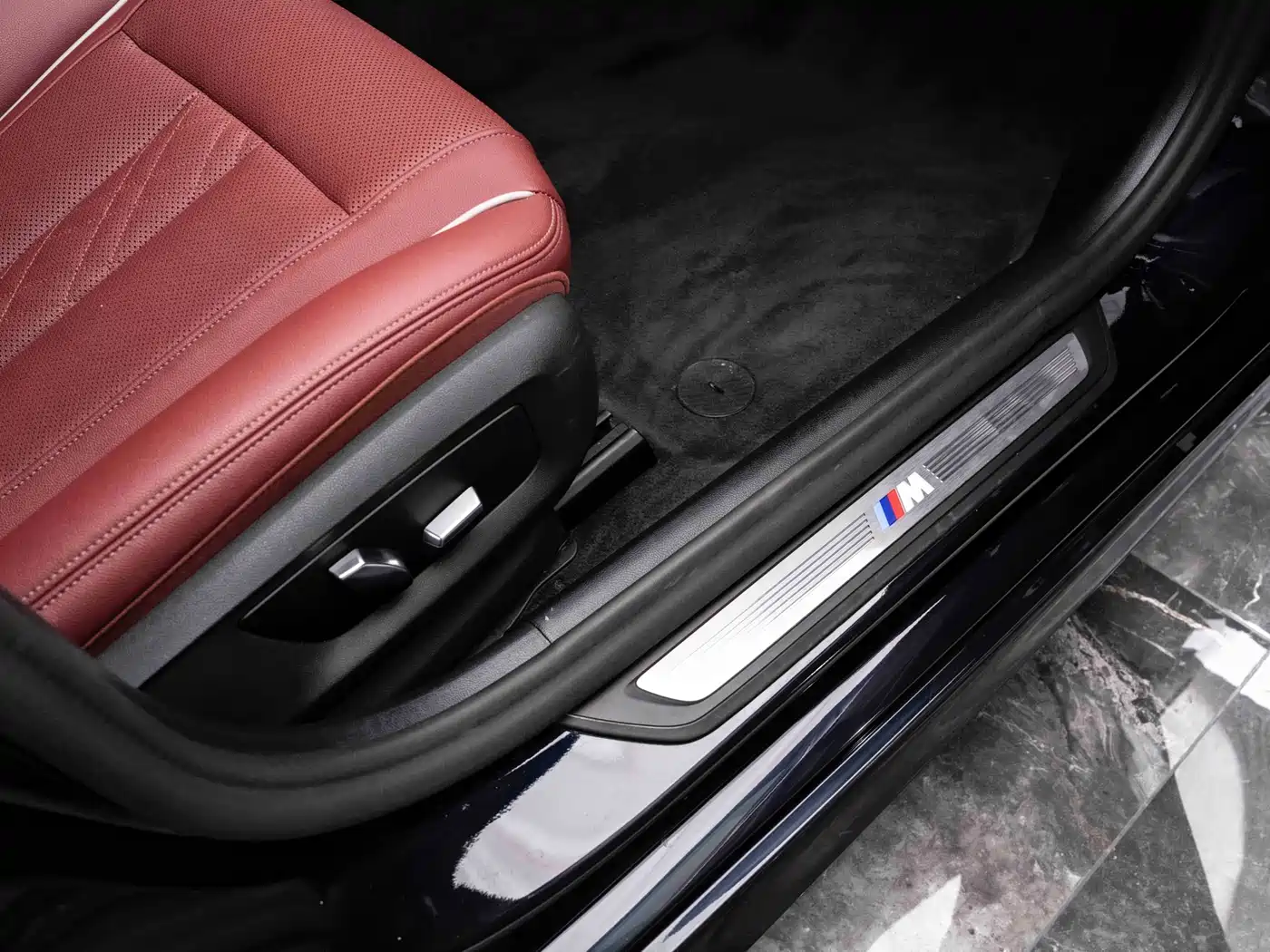 BMW 5 Series New Energy 2022 Model Second Facelift 535Le M Sport Package фото 23