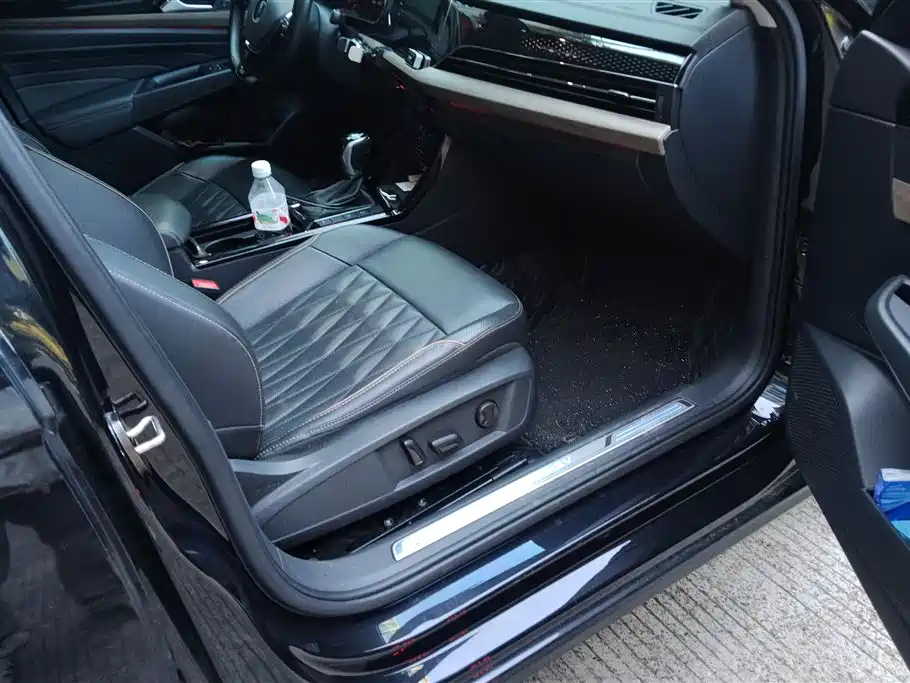 VOLKSWAGEN PASSAT NEW ENERGY