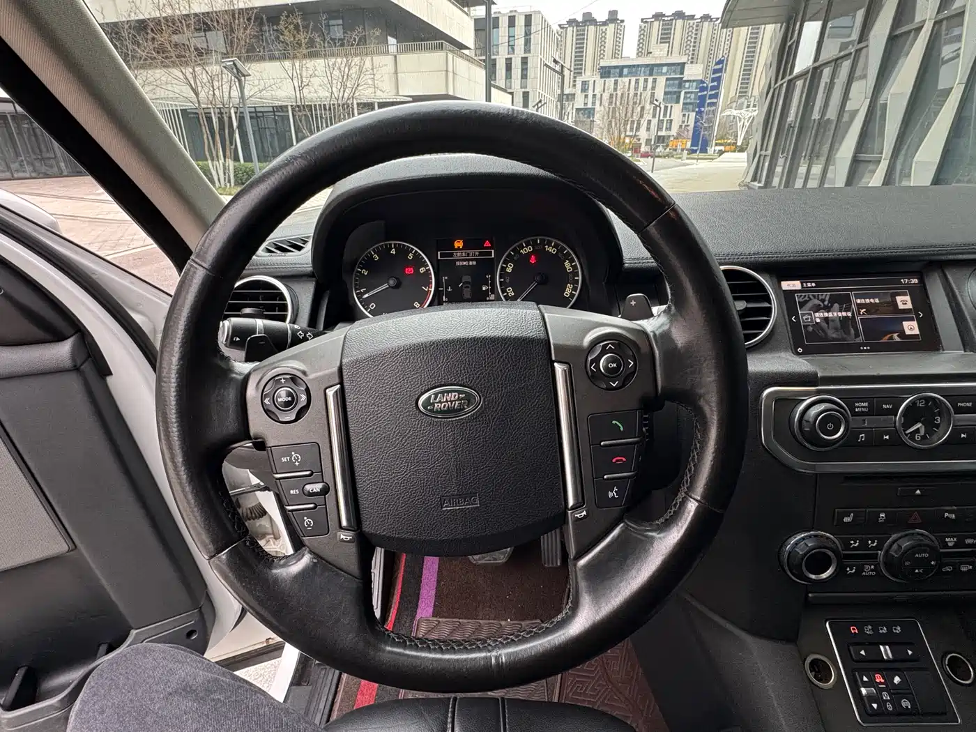 Land Rover Discovery 2016 3.0 SC V6 HSE фото 15