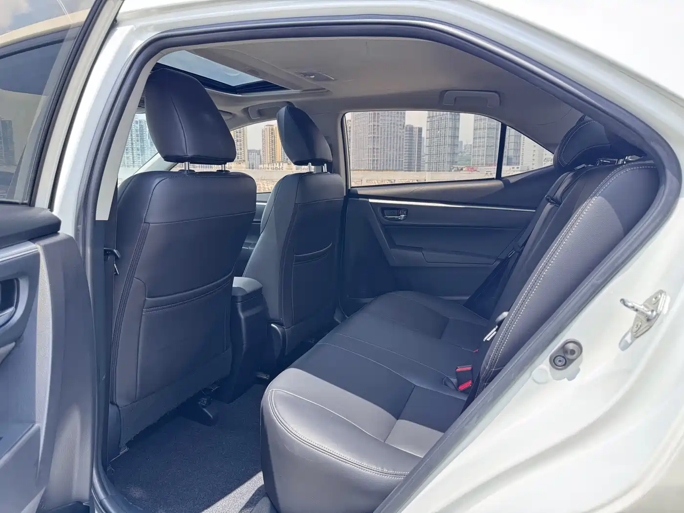 Toyota Levin 2018 185T CVT Luxury Edition фото 9