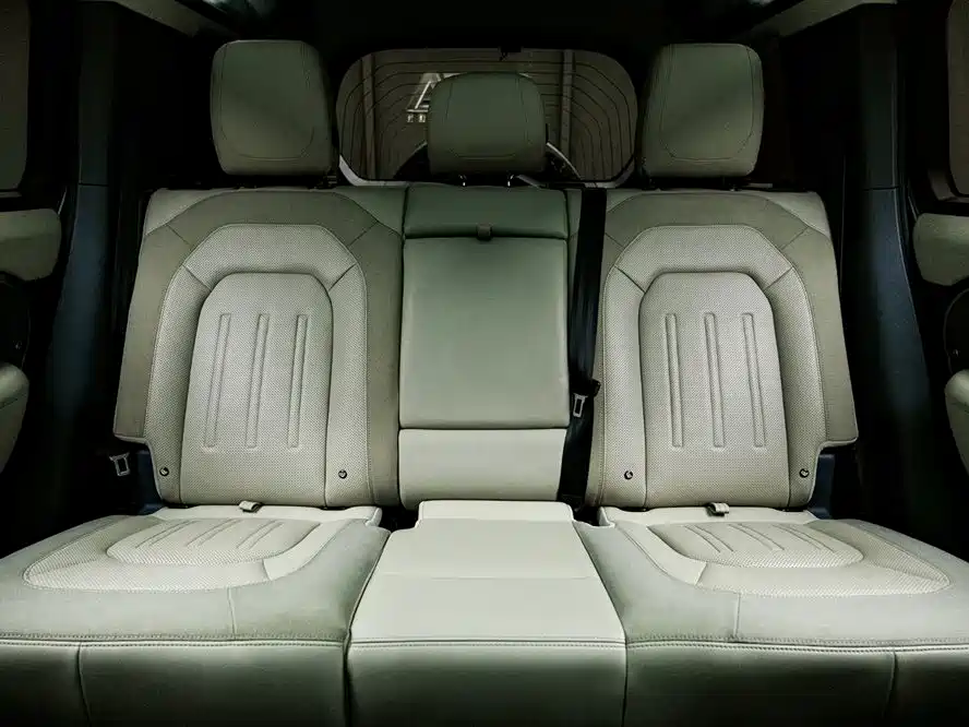Land Rover Defender 2020 Model 110 P400 SE фото 14