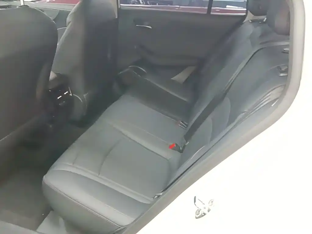 Roewe i5 2025 2026 1.5L CVT Luxury