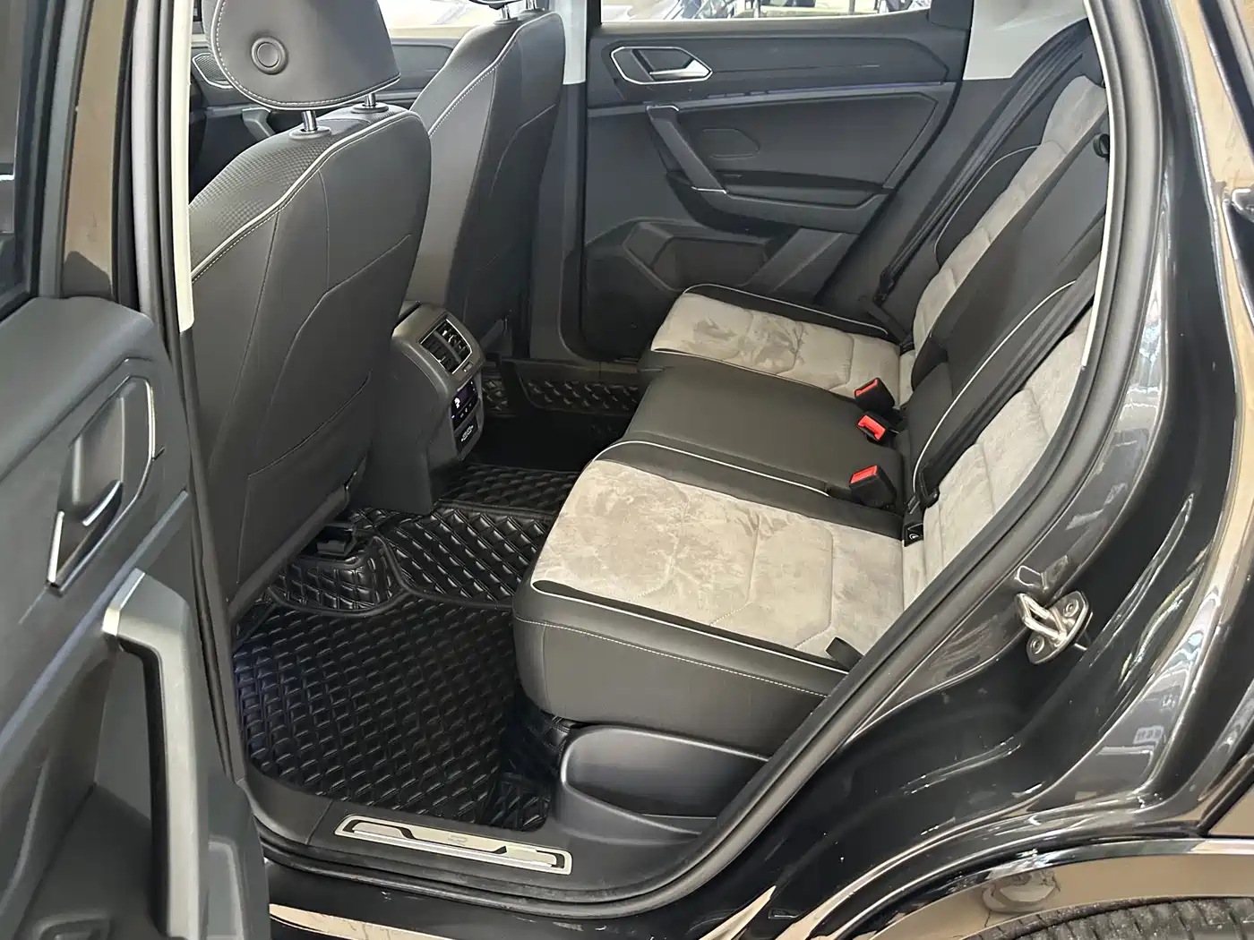 Volkswagen Tayron X 2020 330TSI 2WD Premium Smart Edition фото 8
