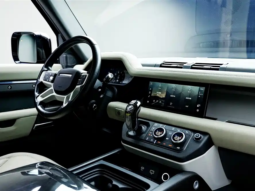 Land Rover Defender 2020 Model 110 P400 SE фото 17