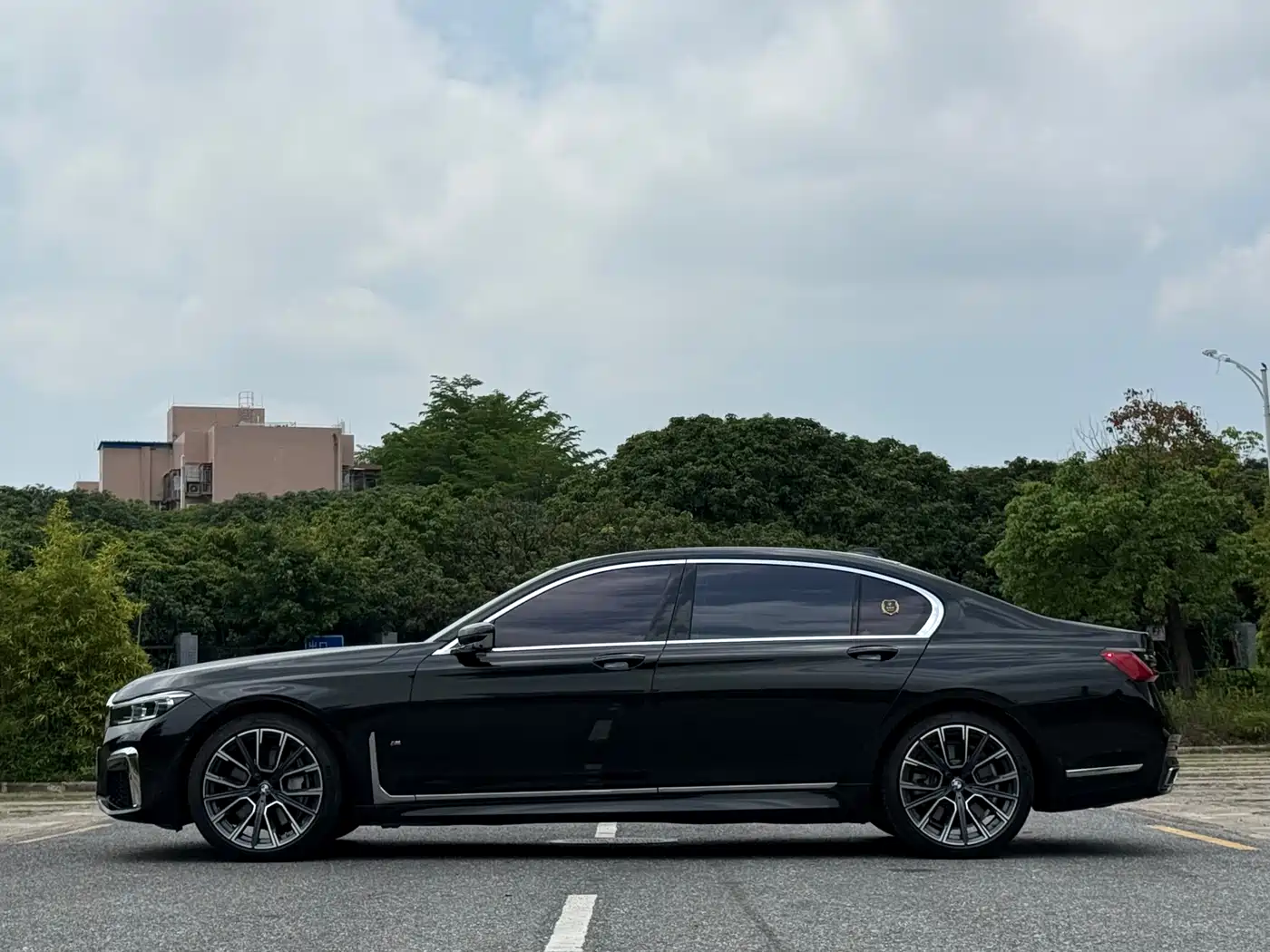 BMW 7 Series 2019 750Li xDrive V8 M Sport Package фото 15