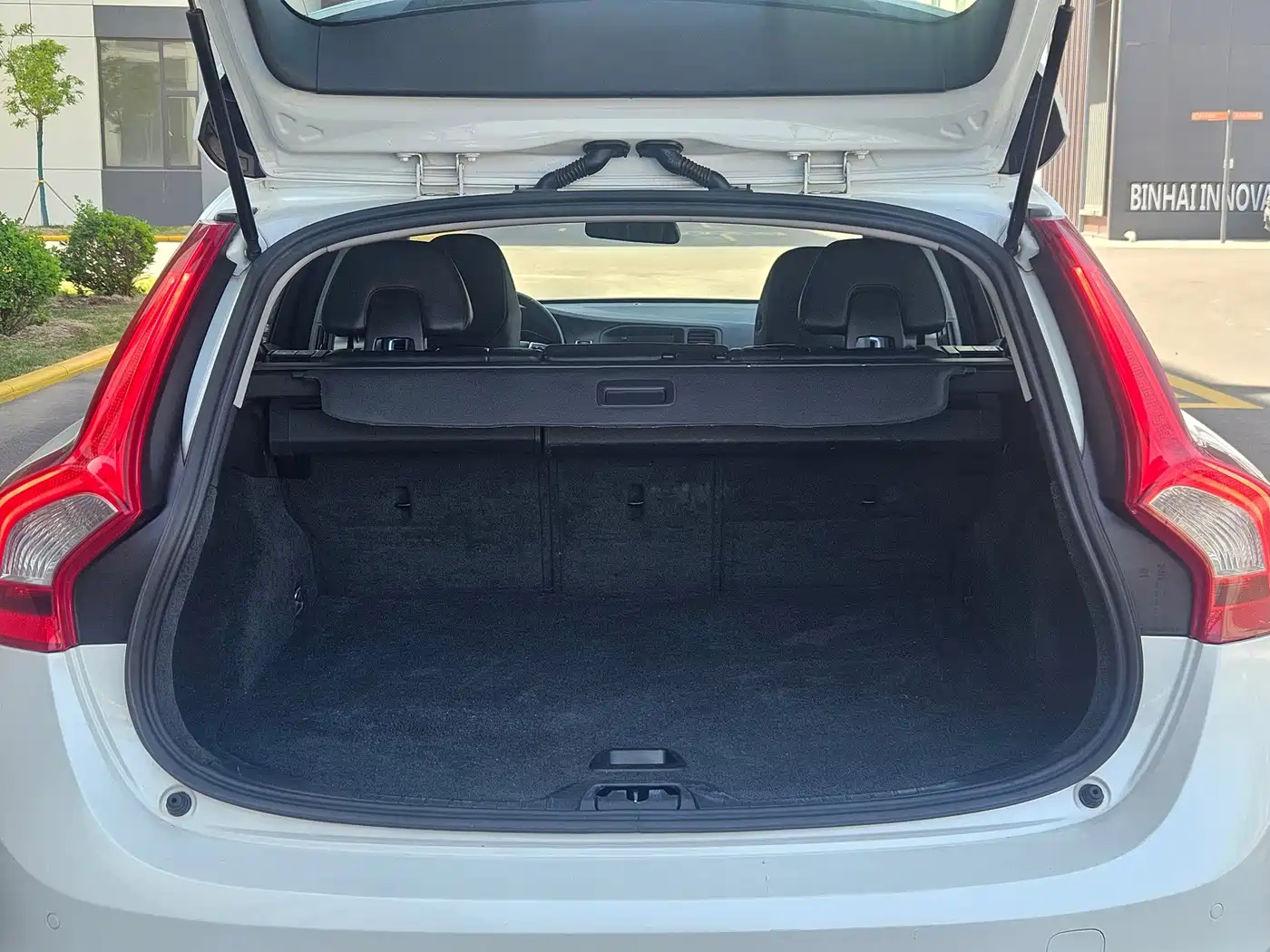 Volvo V60 2013 2014 T5 Zhiyi Edition