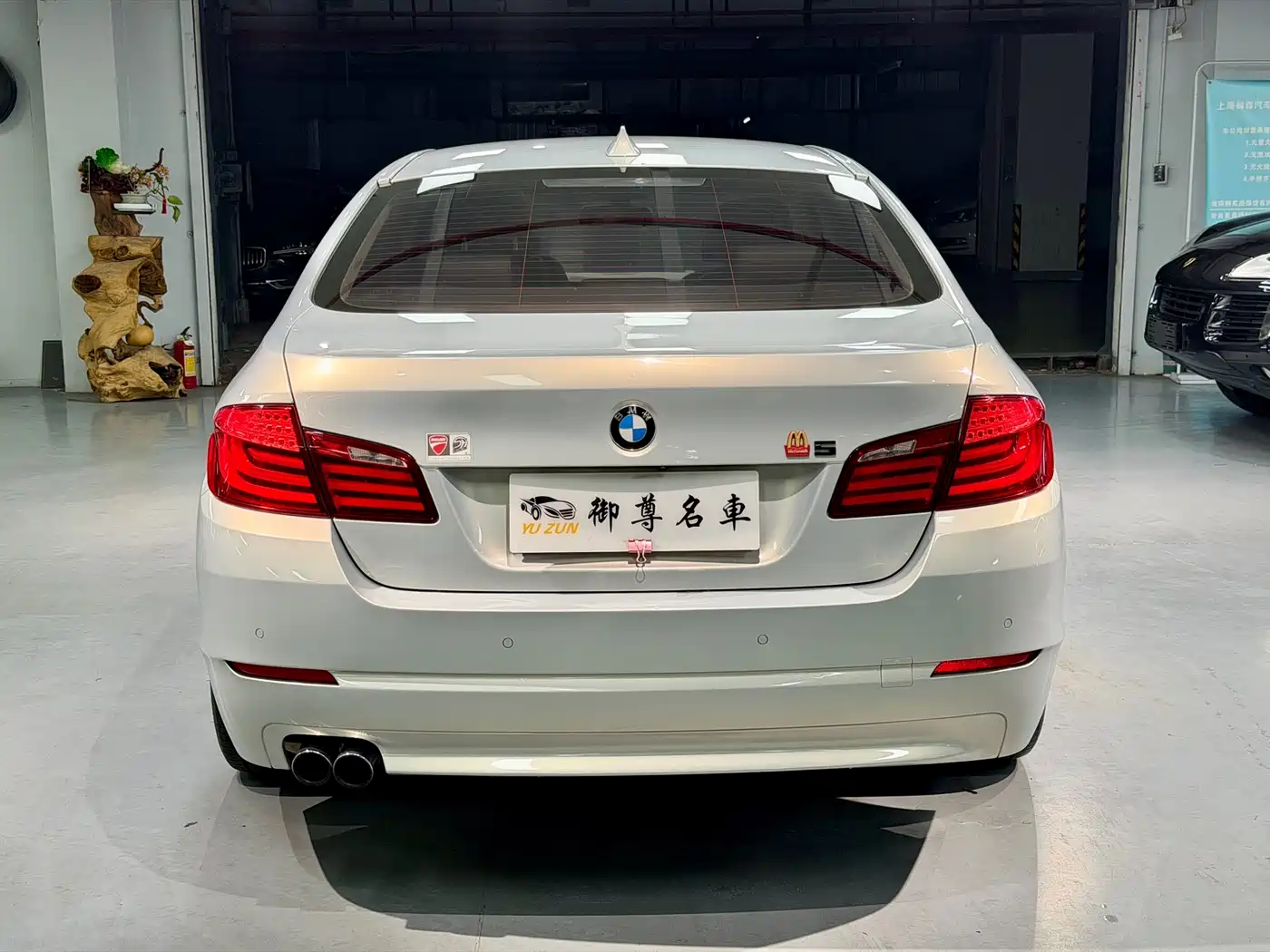 BMW 5 Series 2011 528Li Luxury фото 6