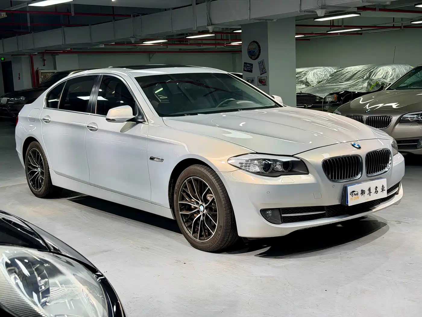 BMW 5 Series 2011 528Li Luxury фото 3