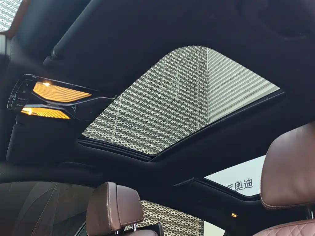 BMW 7 Series 2016 740Li Leading Edition фото 8