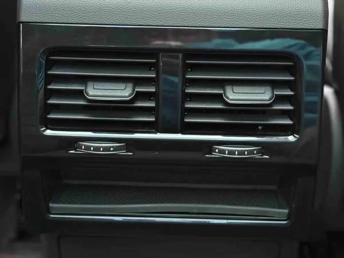 Volkswagen Touareg 2019 3.0TSI Sharp Edge Edition China VI фото 11
