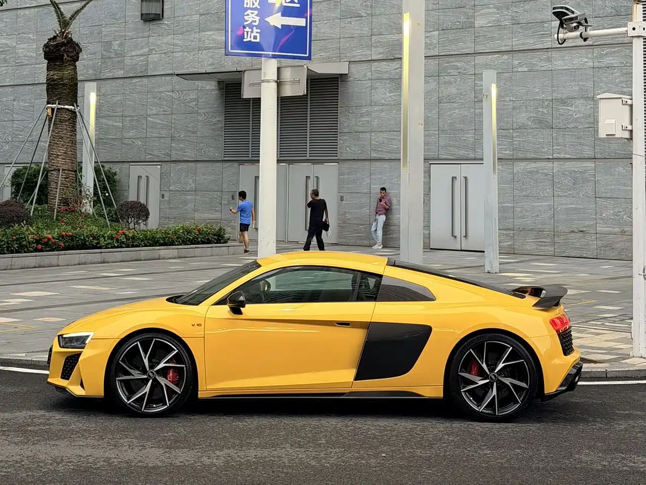 Audi R8 2021 V10 Coupe performance фото 3