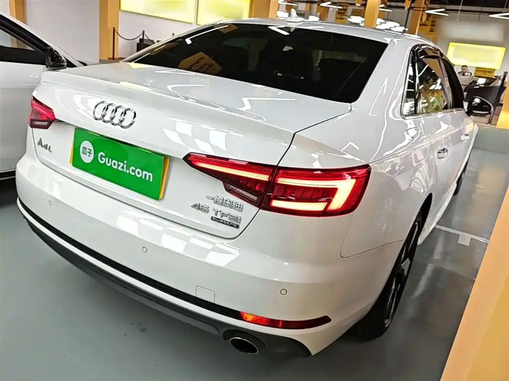 Audi A4L 2017 Model 45 TFSI quattro Sport Version фото 7
