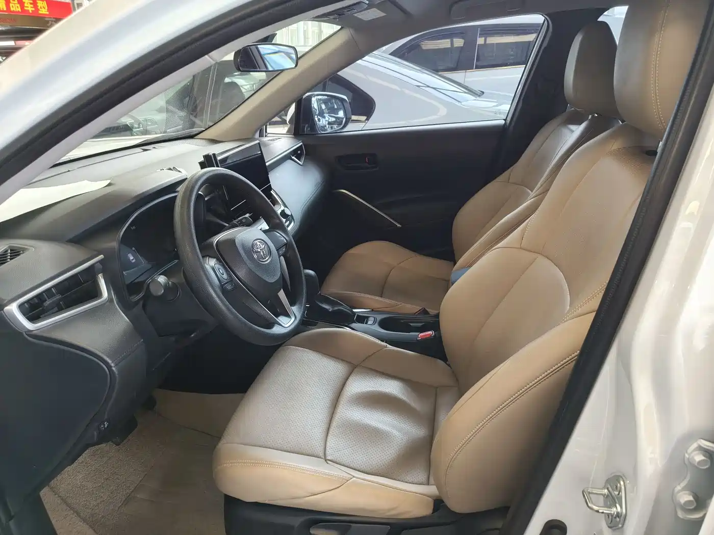 Toyota Frontlander 2024 2.0L CVT Elite Edition фото 4
