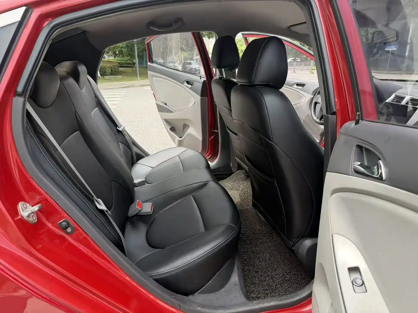 Hyundai Verna 2014 1.4L Automatic Smart GLS фото 11