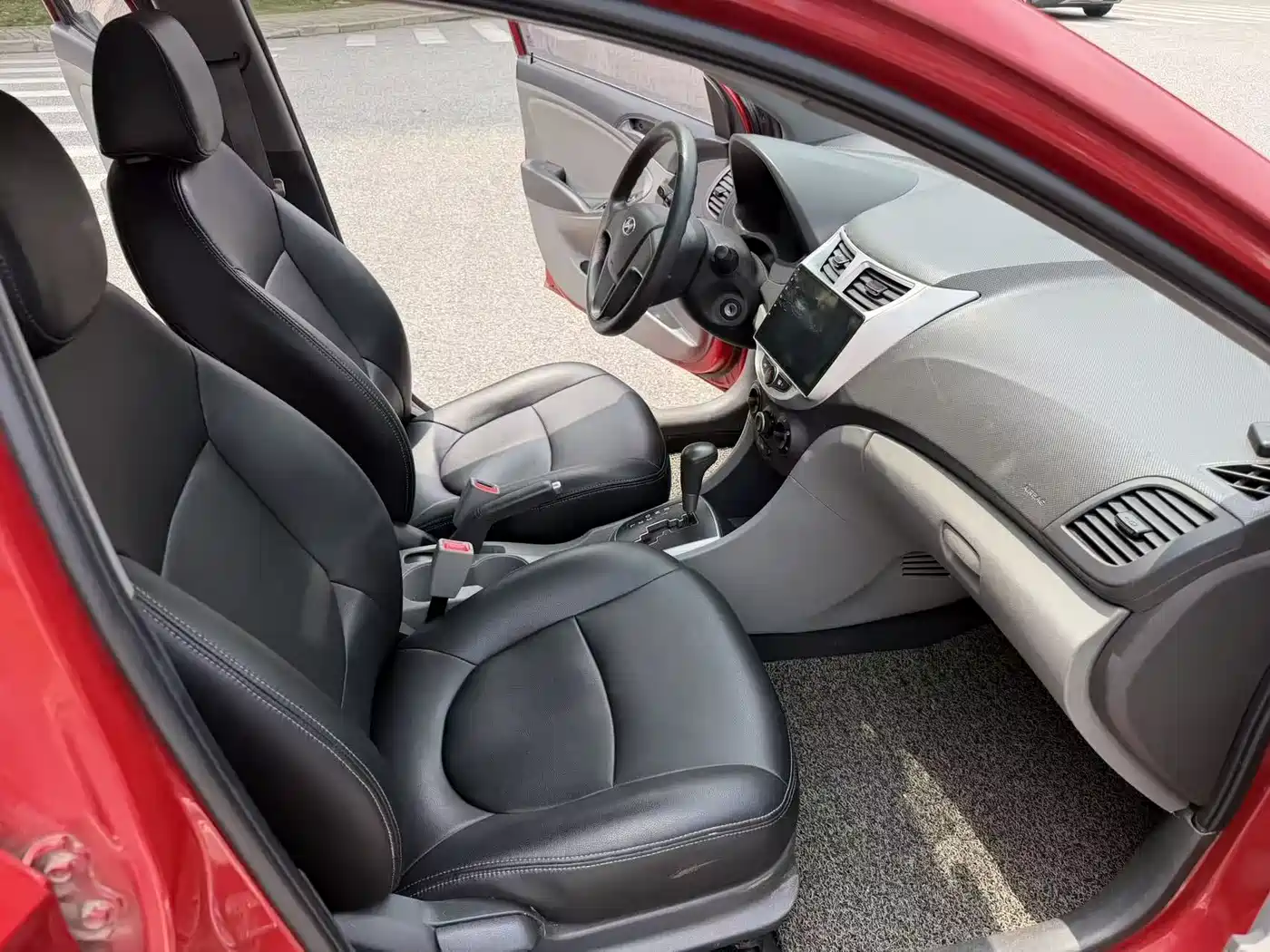 Hyundai Verna 2014 1.4L Automatic Smart GLS фото 16