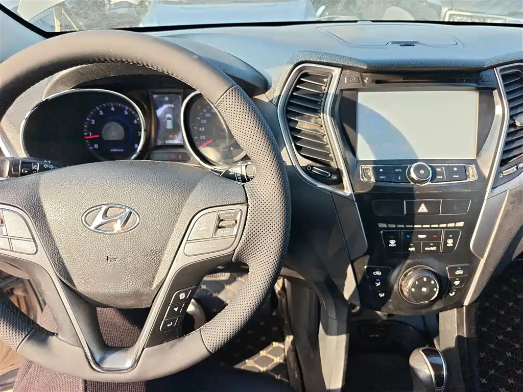 Hyundai Santa Fe 2013 Model 2.4L Automatic 2WD Comfort фото 7