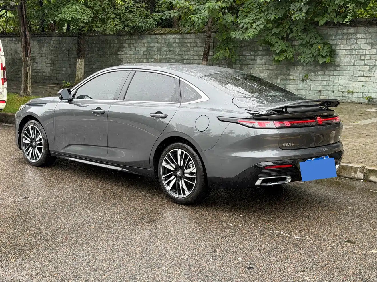 Фото 3 - Changan Eado