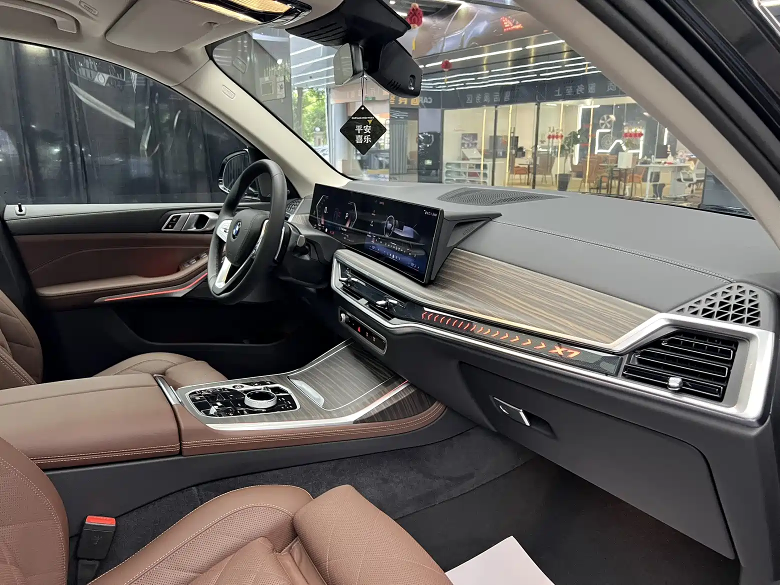 Фото 9 - BMW X7
