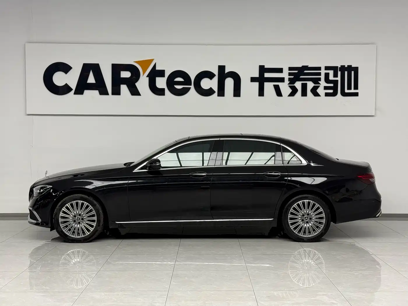 Mercedes-Benz E-Class 2022 Second Facelift E 300 L Luxury фото 3