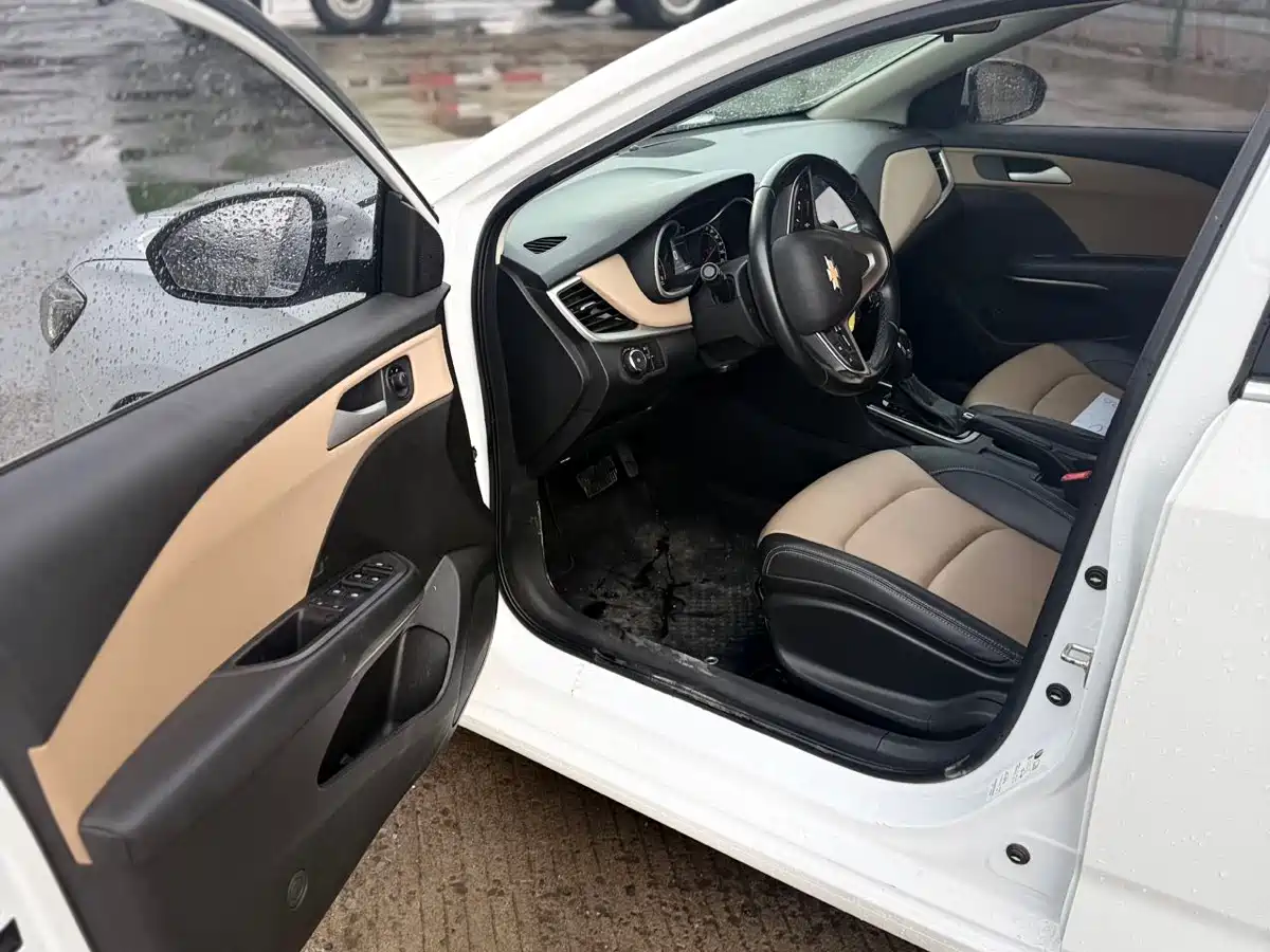 CHEVROLET CRUZE