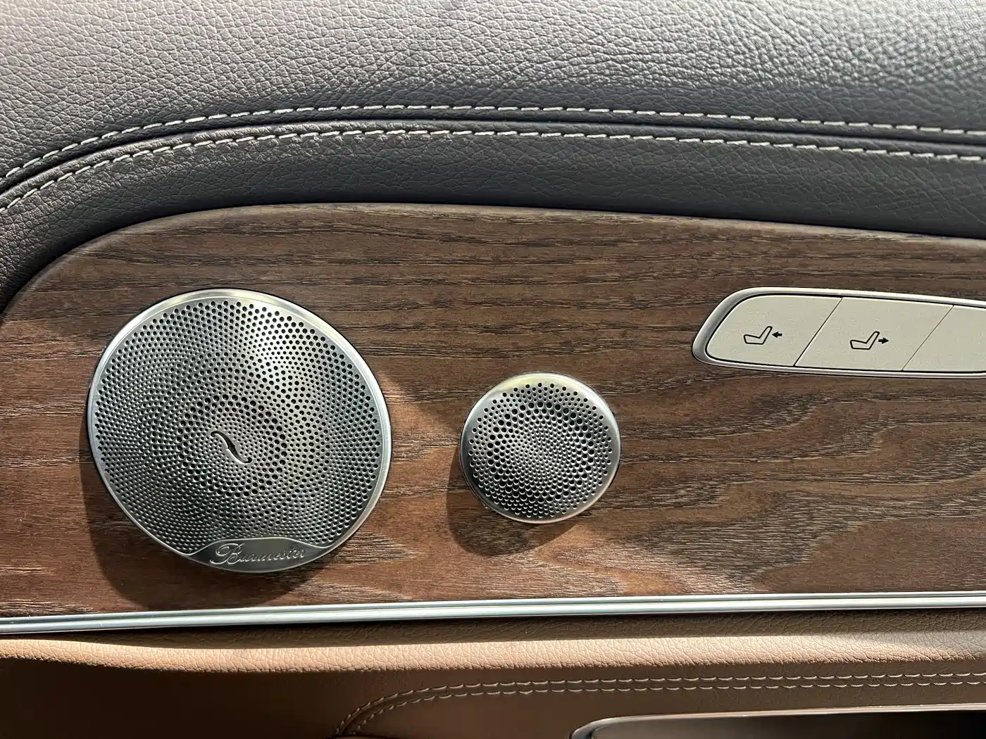 Mercedes-Benz E-Class New Energy 2022 Facelift E 350 e L Plug-in Hybrid Sedan фото 13