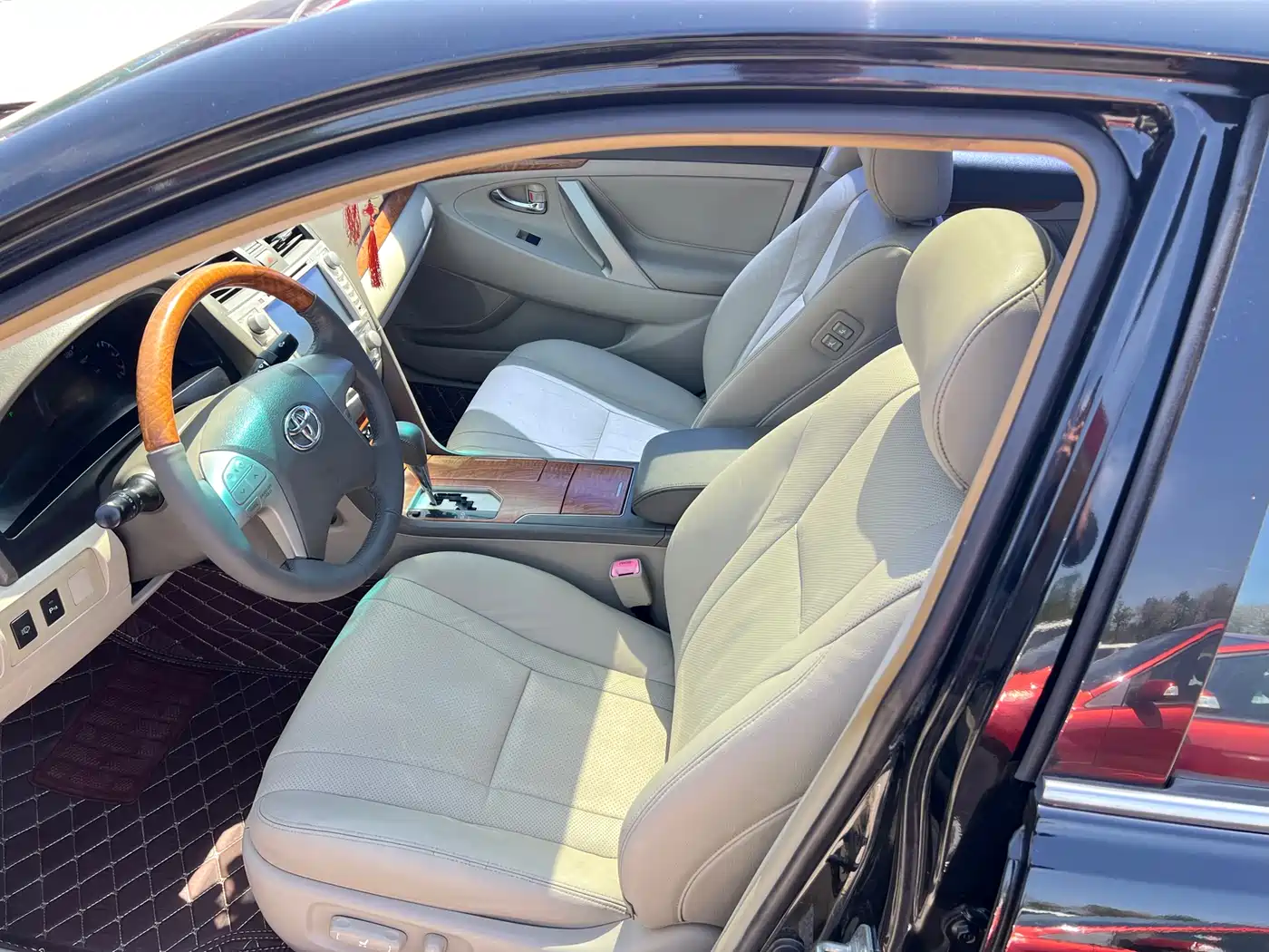 Toyota Camry 2011 240G Luxury Anniversary Edition фото 10