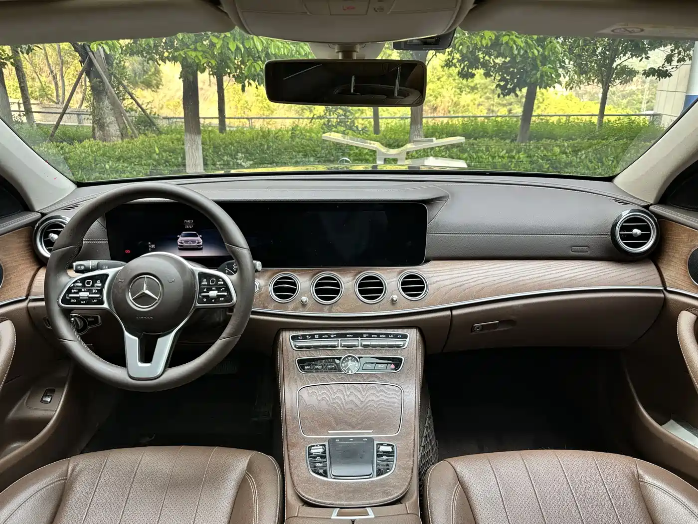 Mercedes-Benz E-Class 2019 E 300 L Fashion фото 7