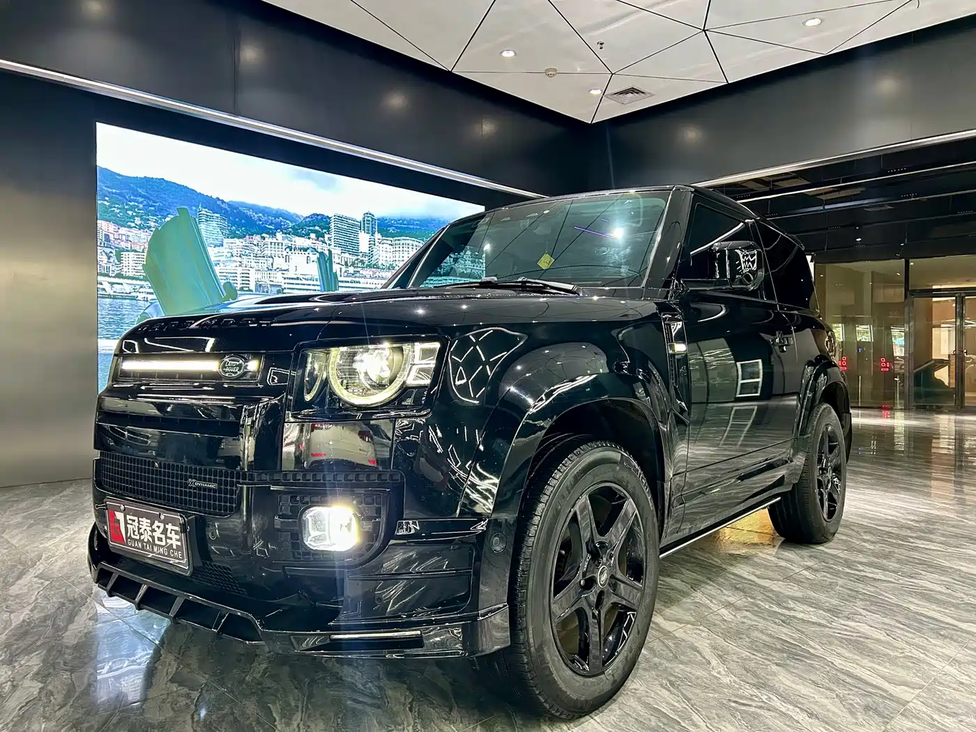 Land Rover Defender 2023 Model 90 2.0T P300 SE