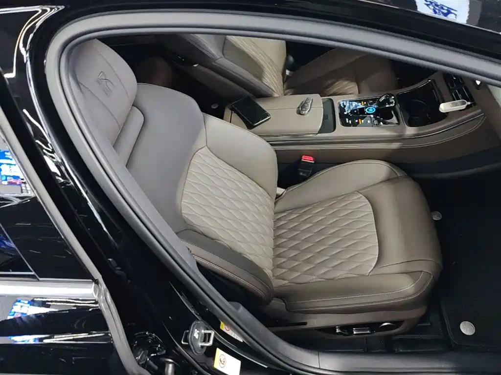 BYD Han 2024 DM-i Glory Edition 121KM Honor фото 25