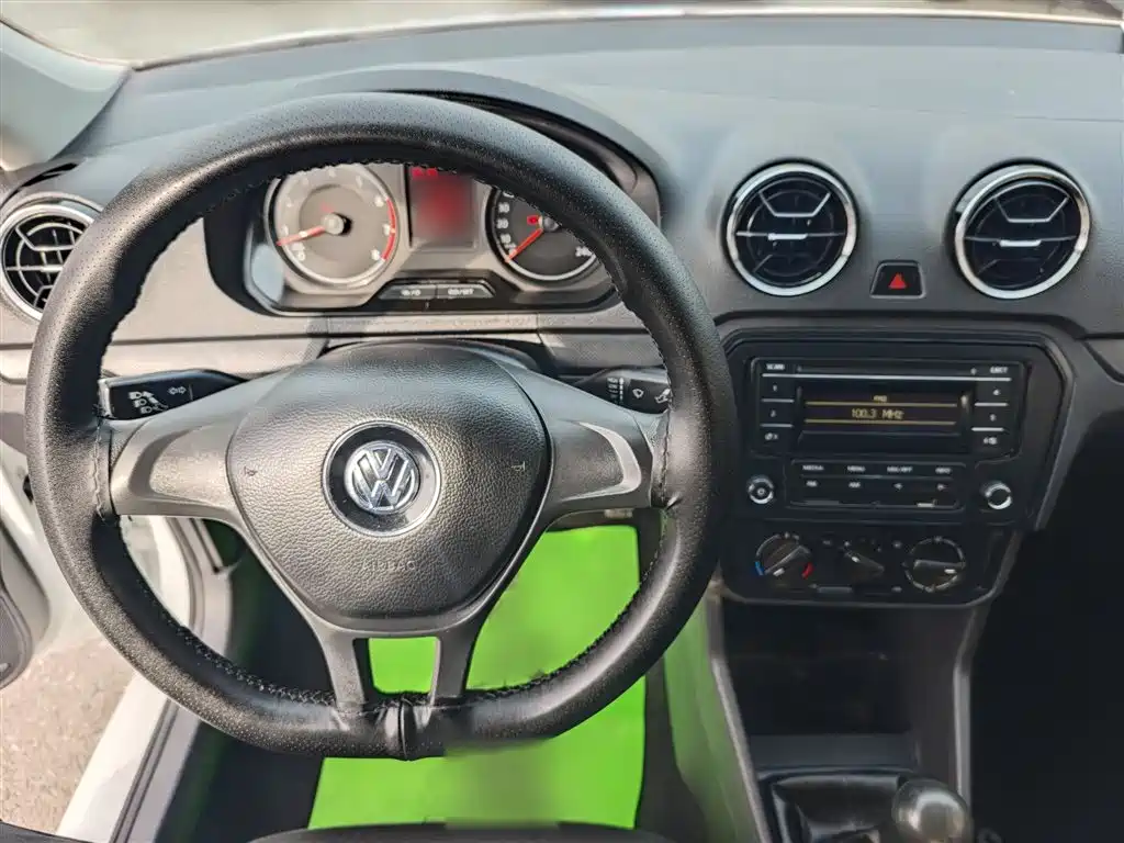 Volkswagen Jetta 2019 Dream Edition 1.4L Manual Fashion фото 14