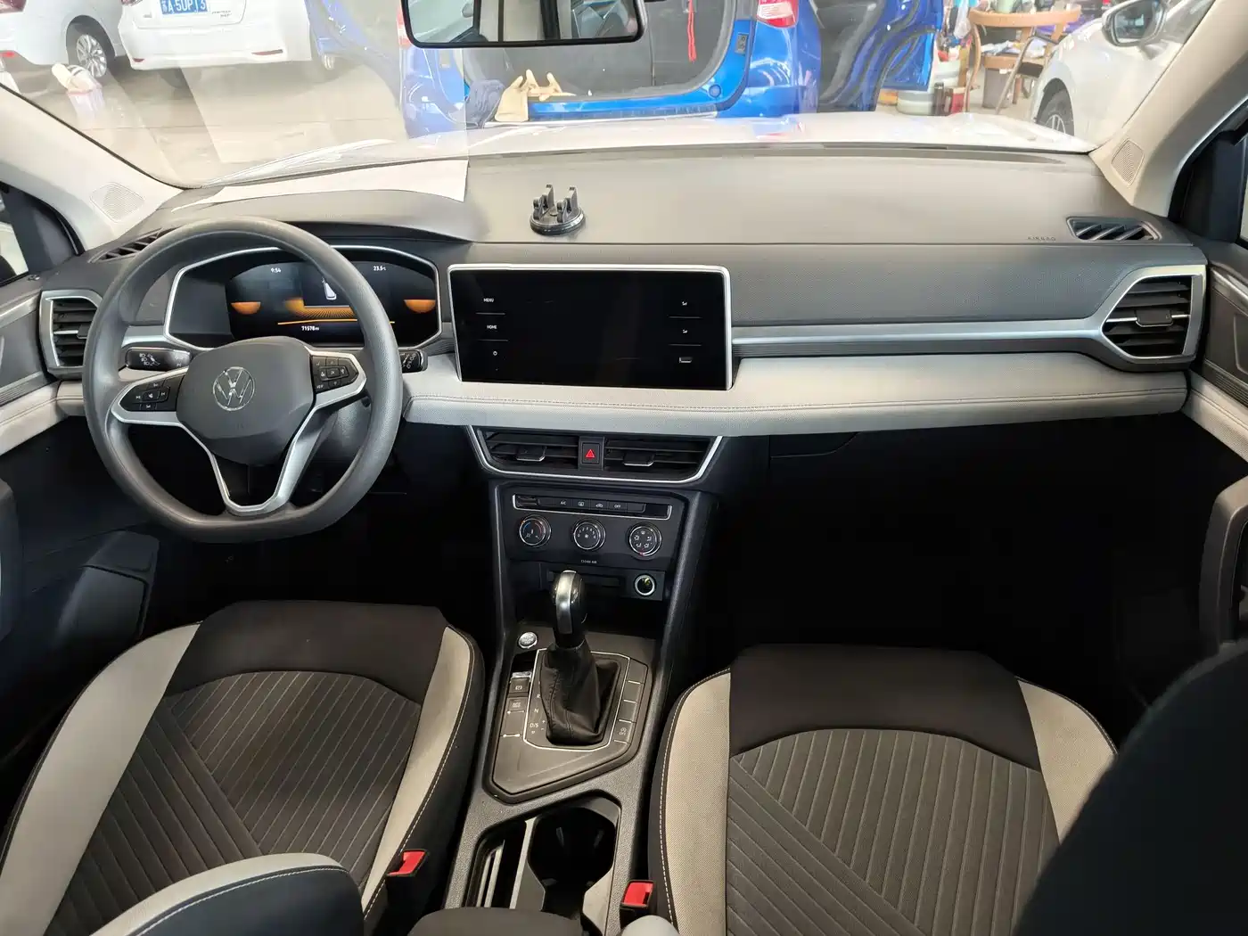 Volkswagen Tharu 2023 300TSI 2WD Full Moon Edition фото 8