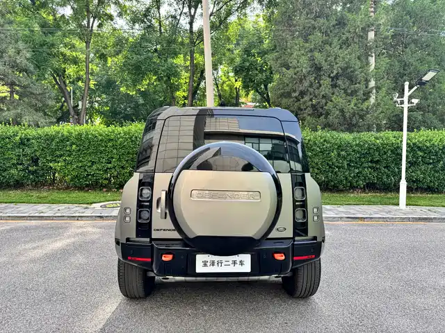 Land Rover Defender 2025 110 3.0T P400 X — фото 5