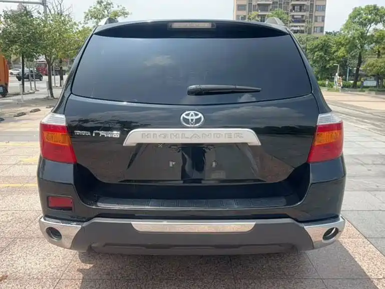 Photo 6 - Toyota Highlander