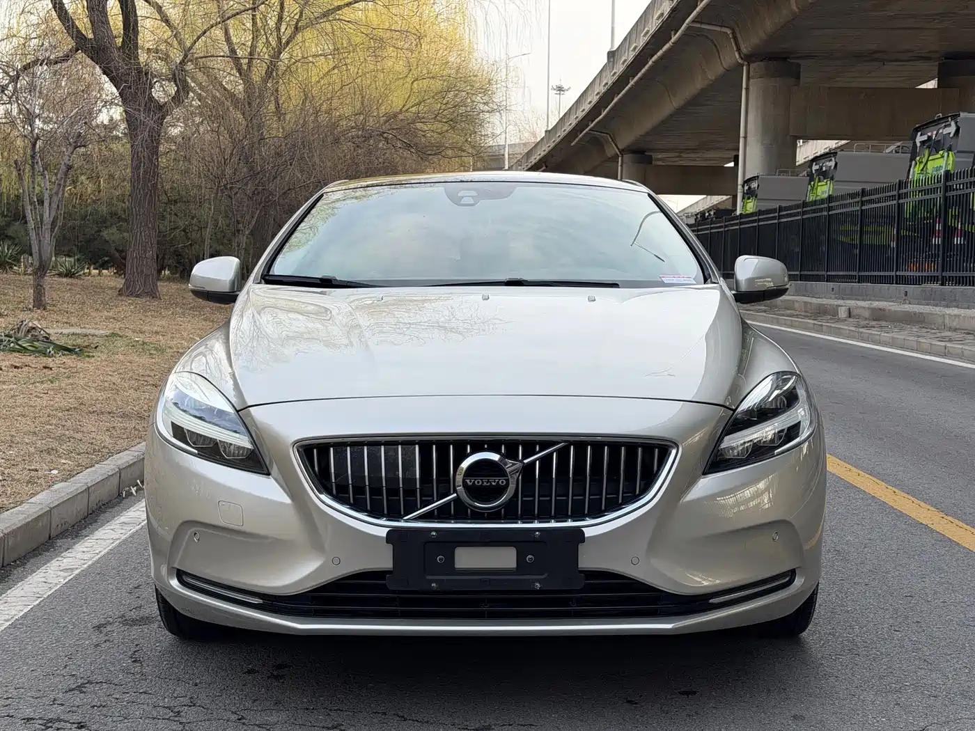 VOLVO V40