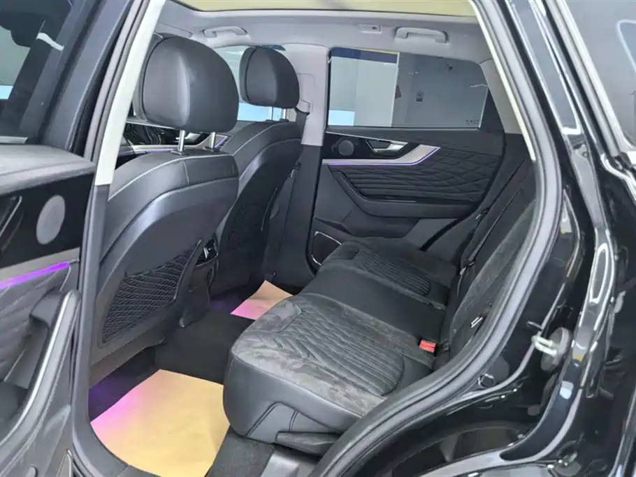 Hongqi HS5 2022 Facelift 2.0T Smart Flag Enjoyment Edition фото 11